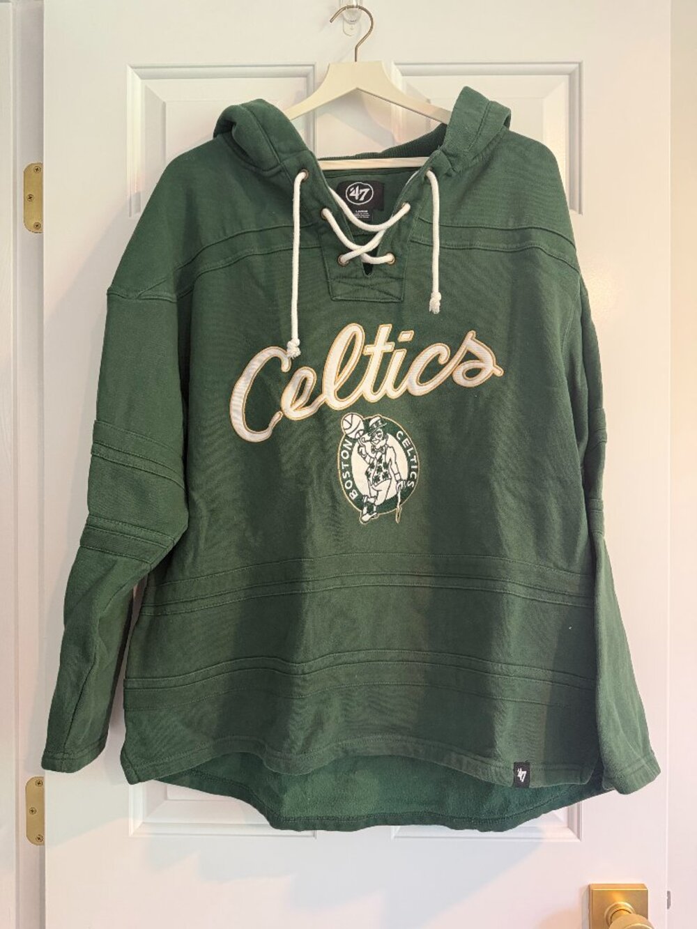 ’47 Brand Boston Celtics Lace Up Hockey Hoodie Large